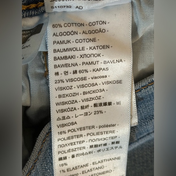 Levis Light Blue Denim Jeans - Picture 5 of 7